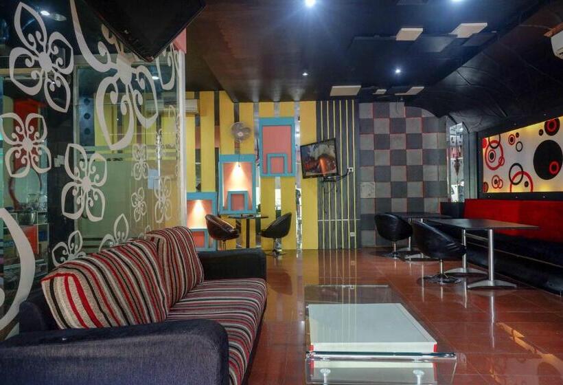 Sans Hotel International Surabaya