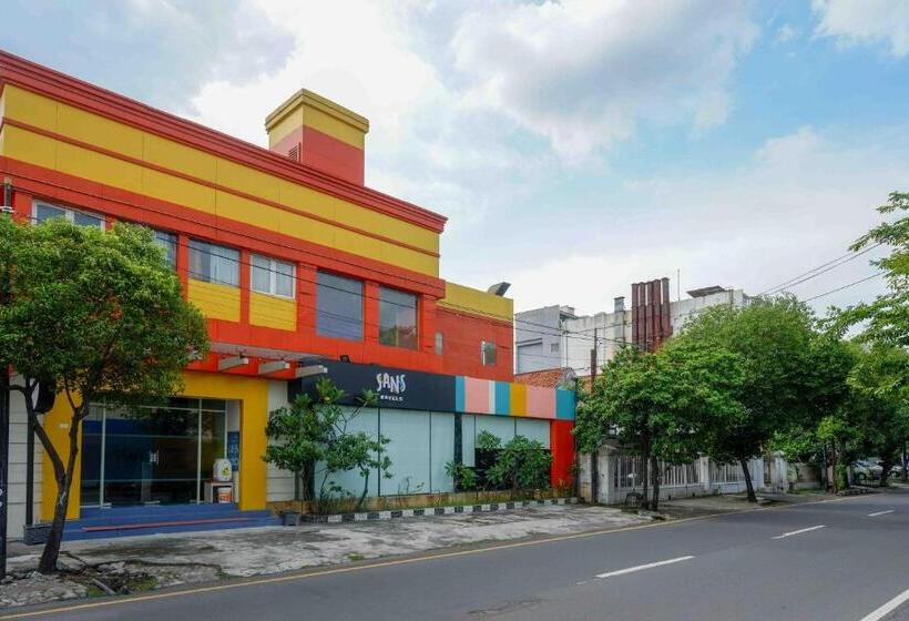 Sans Hotel International Surabaya