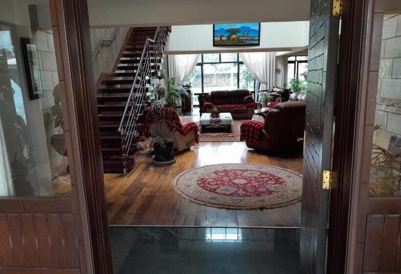 تختخواب و صبحانه Florances Rest House