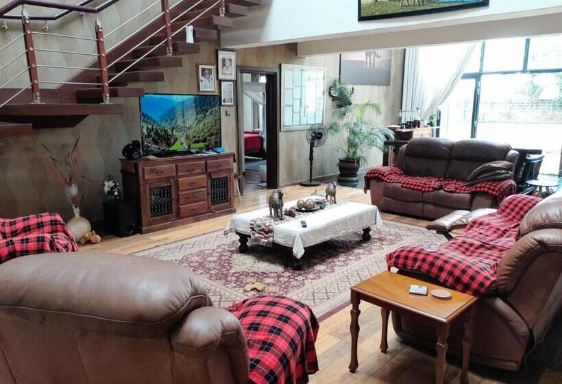 تختخواب و صبحانه Florances Rest House