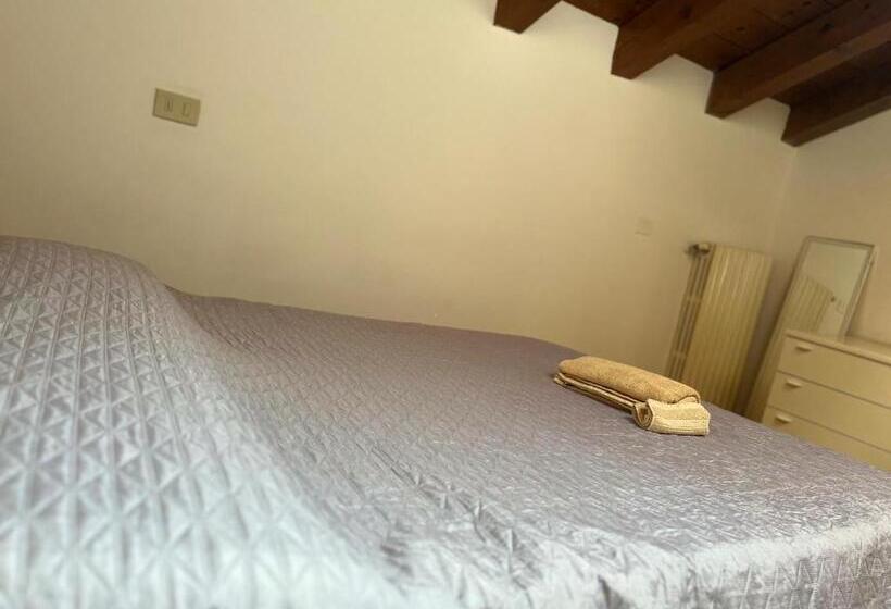 تختخواب و صبحانه Green Suite Pavia