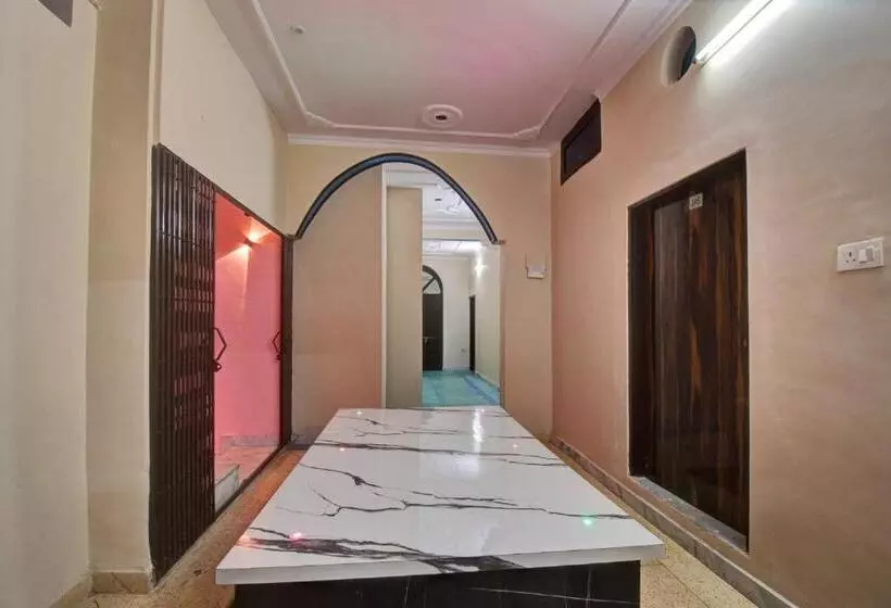 Hotelli Collection O The Legent