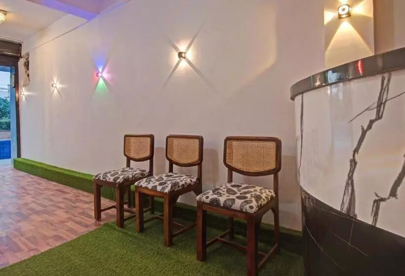 Hotelli Collection O The Legent