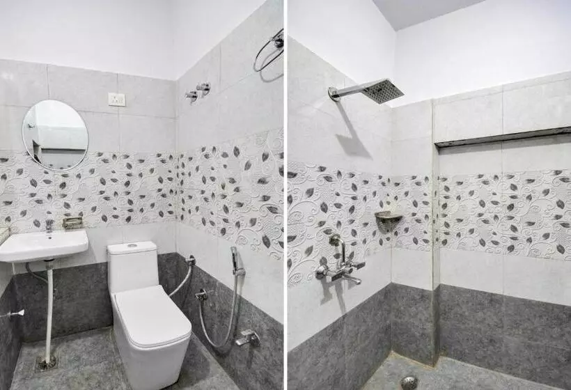 Hotelli Collection O The Legent