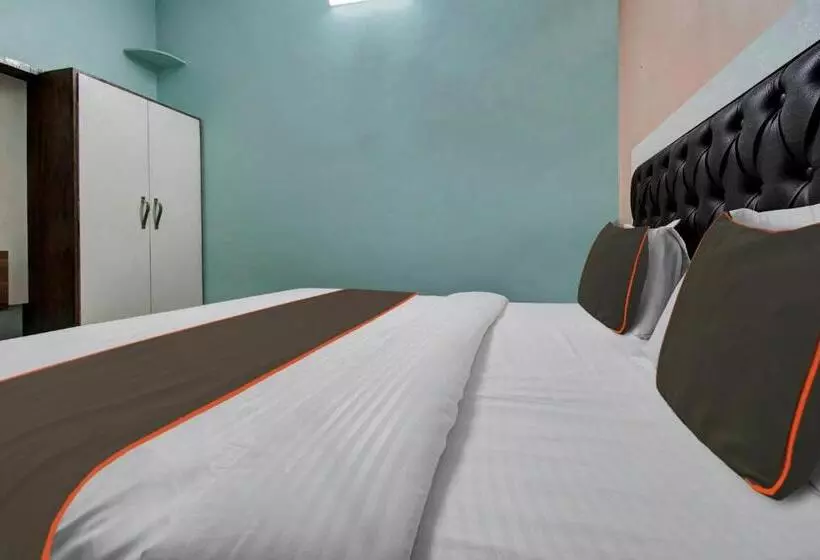 Hotelli Collection O The Legent