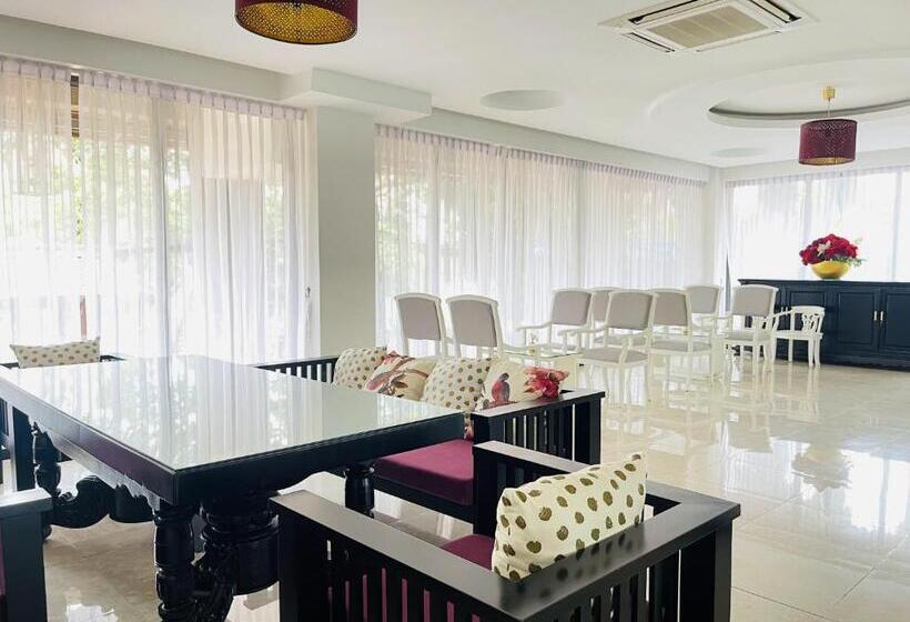 Отель Jaya Suites