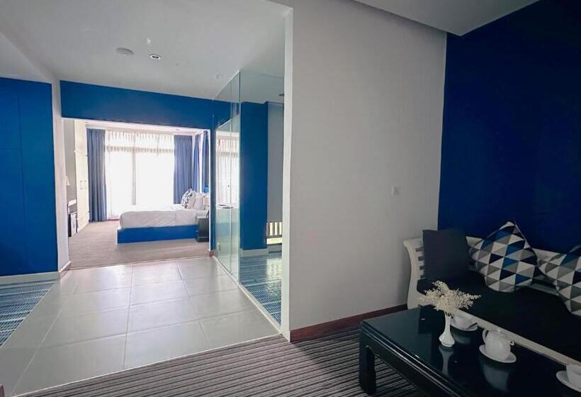 Отель Jaya Suites