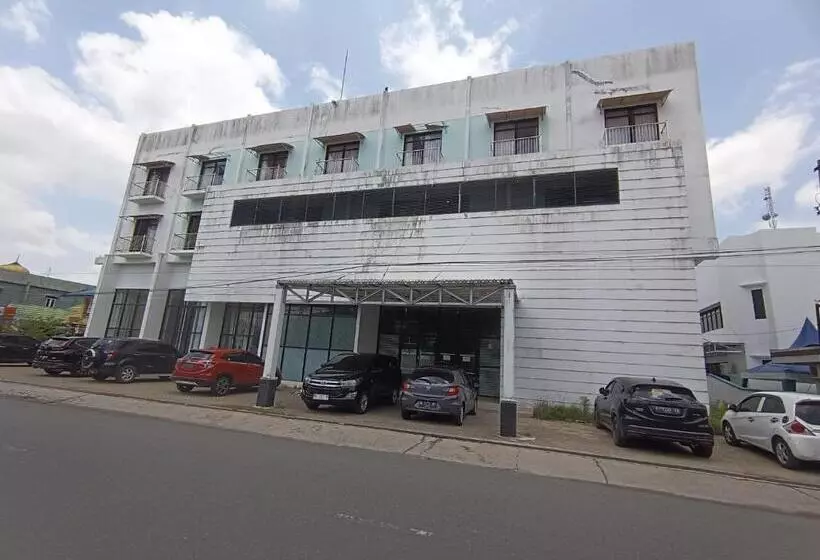 ホテル Oyo 93123 Wisma Hamalau Syariah