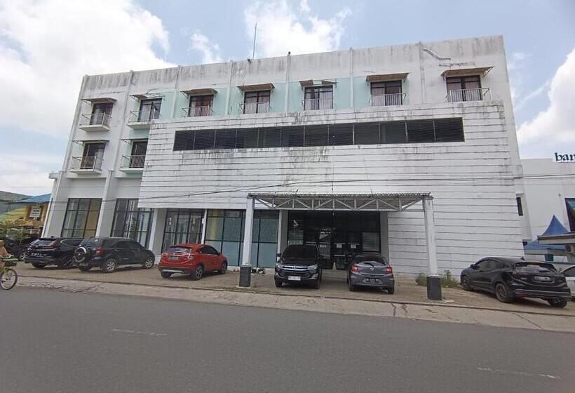 Otel Oyo 93123 Wisma Hamalau Syariah