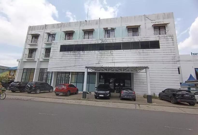 ホテル Oyo 93123 Wisma Hamalau Syariah