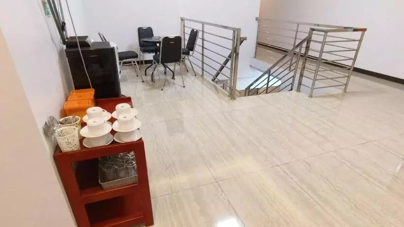 ホテル Oyo 93123 Wisma Hamalau Syariah