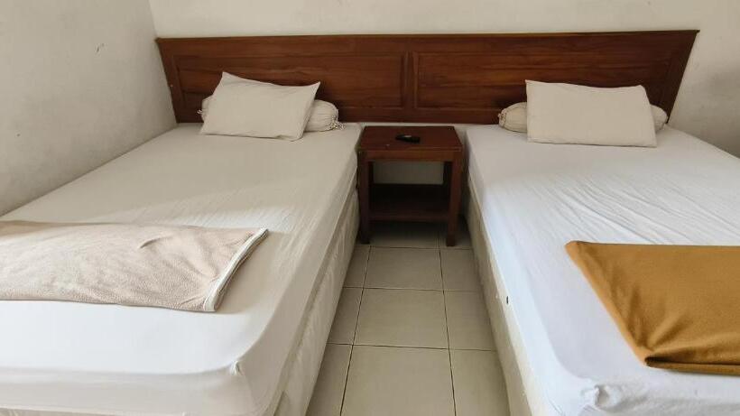 Otel Oyo 93123 Wisma Hamalau Syariah