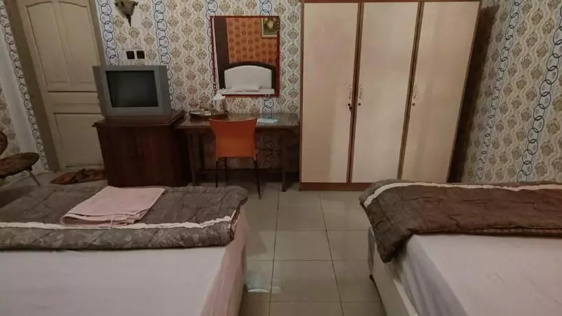 ホテル Oyo 93123 Wisma Hamalau Syariah