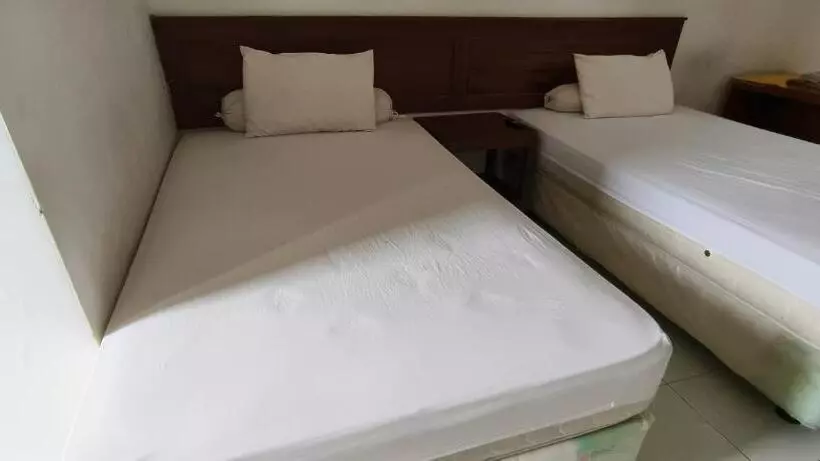 ホテル Oyo 93123 Wisma Hamalau Syariah