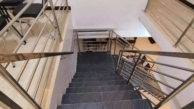 ホテル Oyo 93123 Wisma Hamalau Syariah