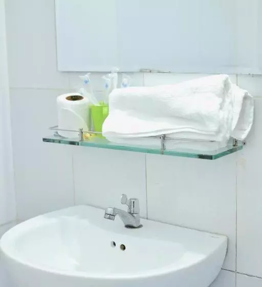 هتل Shine Riverside Homestay