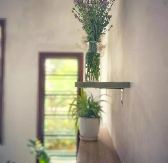 هتل Shine Riverside Homestay