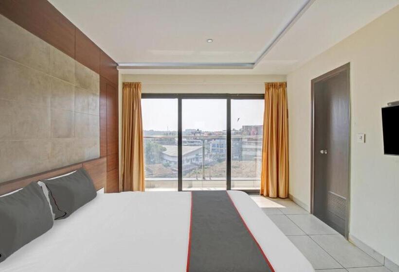 酒店 Venkys Stay Inn