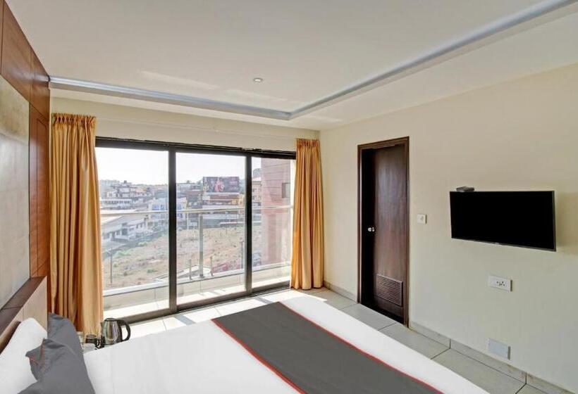 酒店 Venkys Stay Inn