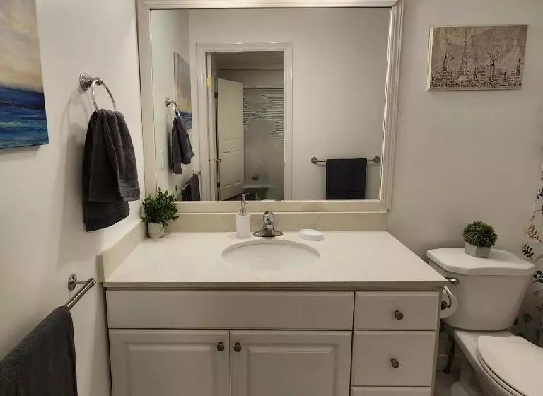 ペンション Charming East Van Hideaway   Near Skytrain