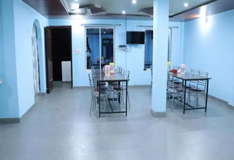 تختخواب و صبحانه Prakash By Stayapart