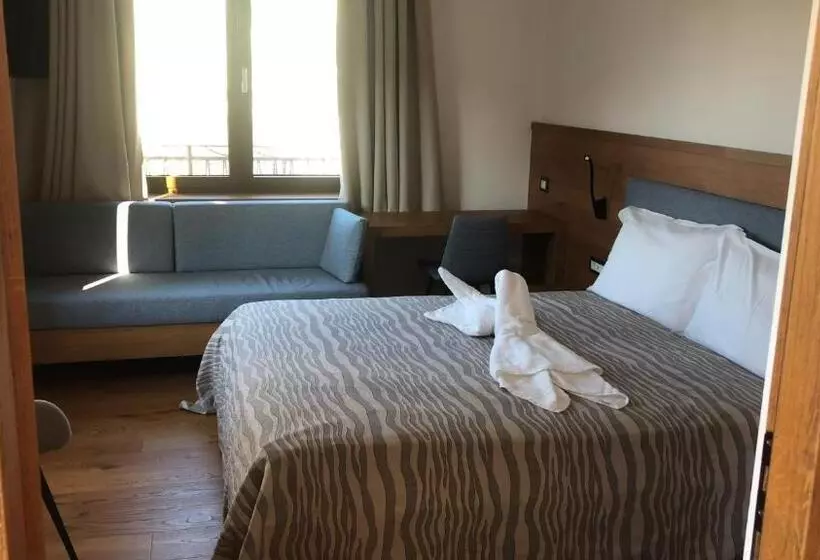 Aamiaismajoitus (B&B) Risto Bar Rosandra