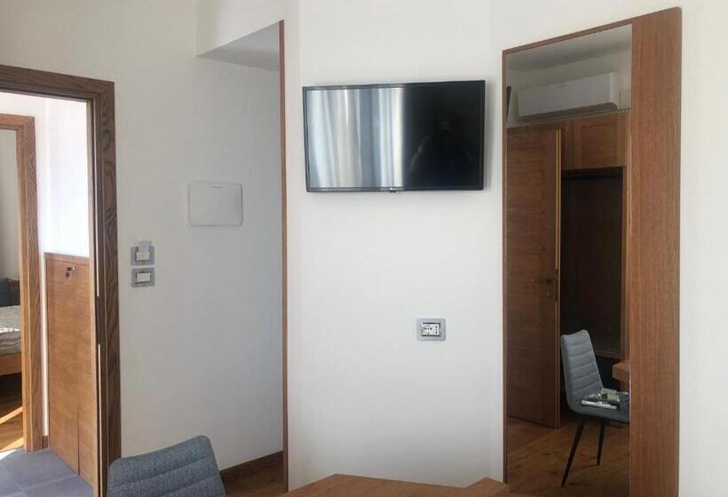 مبيت وإفطار Risto Bar Rosandra