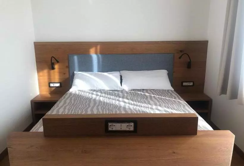 Aamiaismajoitus (B&B) Risto Bar Rosandra