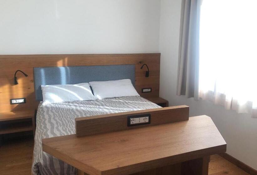 مبيت وإفطار Risto Bar Rosandra