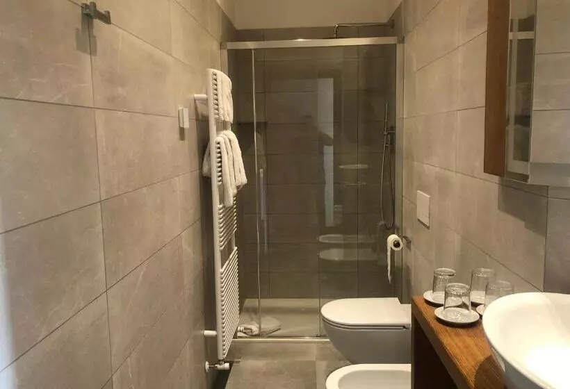 Aamiaismajoitus (B&B) Risto Bar Rosandra