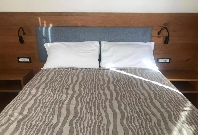 Aamiaismajoitus (B&B) Risto Bar Rosandra