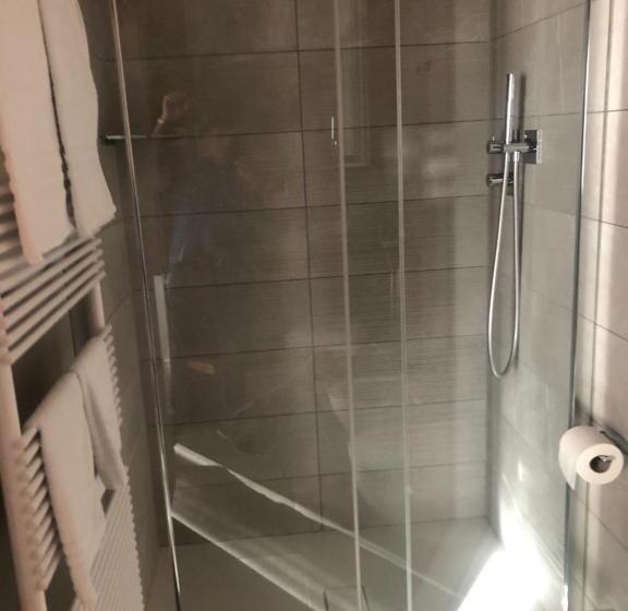 مبيت وإفطار Risto Bar Rosandra