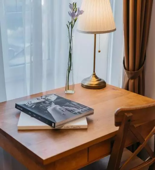 Cathedral Apartments Self Check In