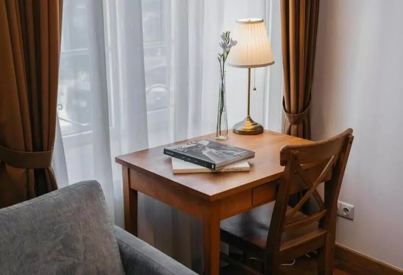 Cathedral Apartments Self Check In