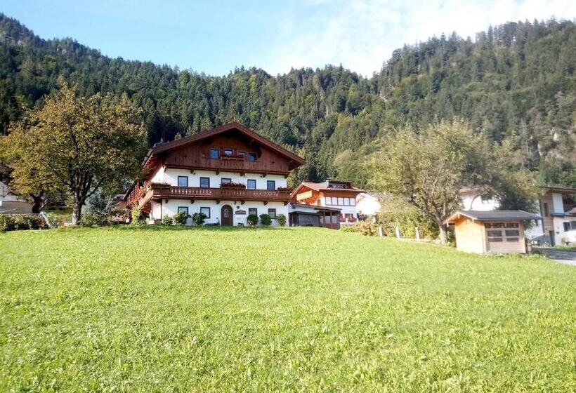 ホテル Jochelerhof