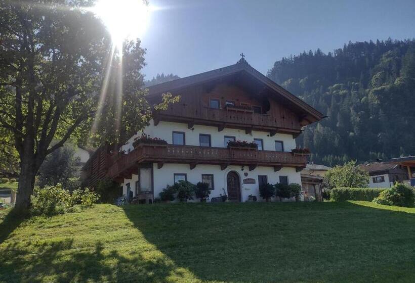 ホテル Jochelerhof