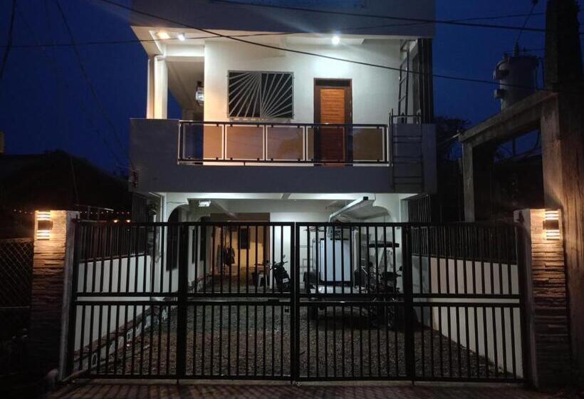 فندق J&s Lodging House