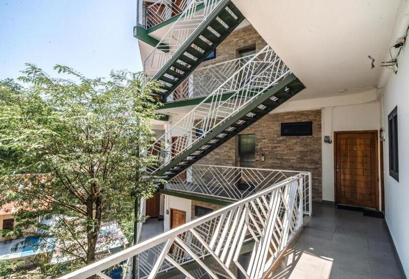 Отель Komodo Suites Downtown Managed By Cpm Bali