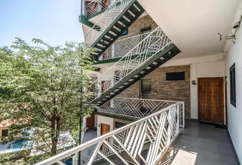 Hotelli Komodo Suites Downtown Managed By Cpm Bali