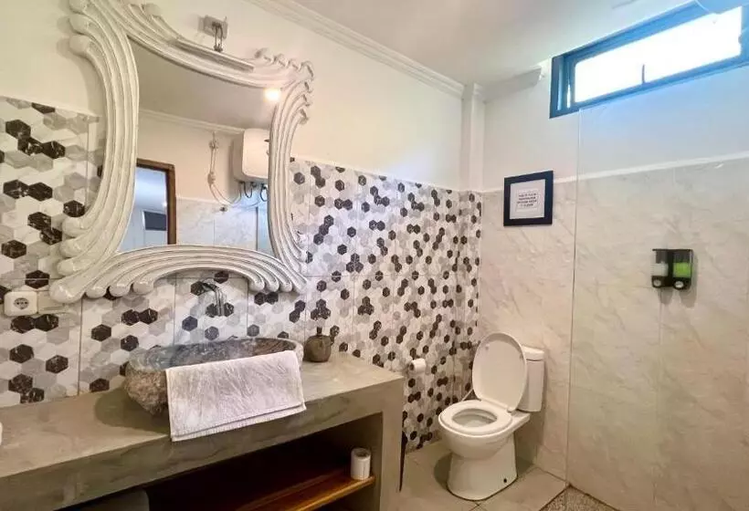 Hotelli Komodo Suites Downtown Managed By Cpm Bali