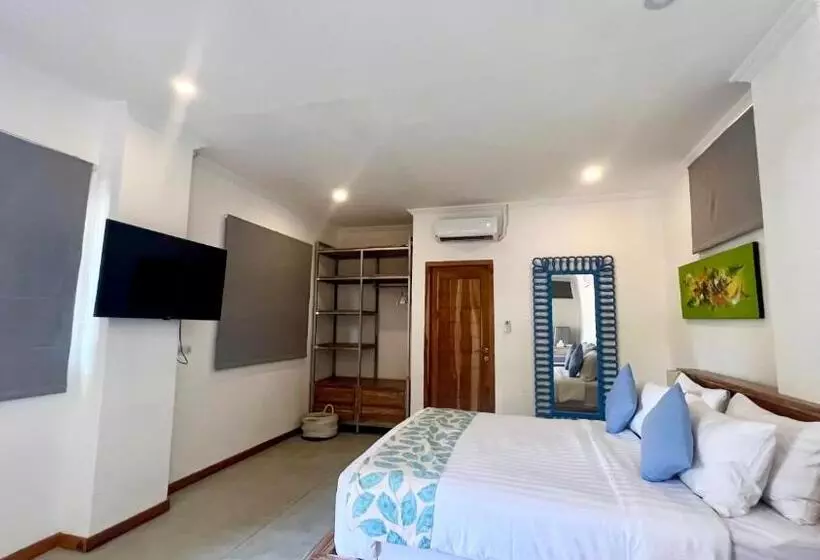 Hotelli Komodo Suites Downtown Managed By Cpm Bali