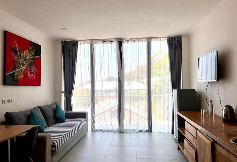 Отель Komodo Suites Downtown Managed By Cpm Bali