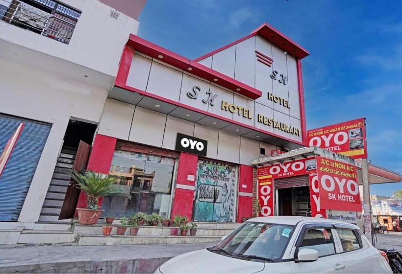 בית מלון כפרי Oyo Flagship Sk