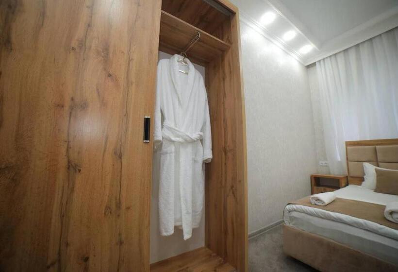 هتل Tinchlik Plaza