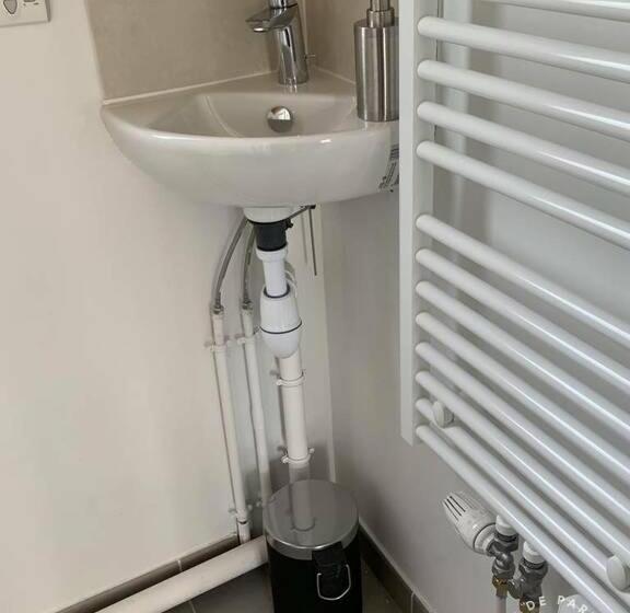 Meudon Hote   Bed And Breakfast