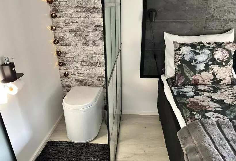 پانسیون Guest House   Northern Tealight