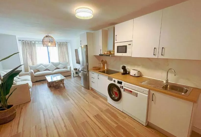 ペンション Chakra House Fuerteventura   Affordable Rooms In A Cozy Guesthouse