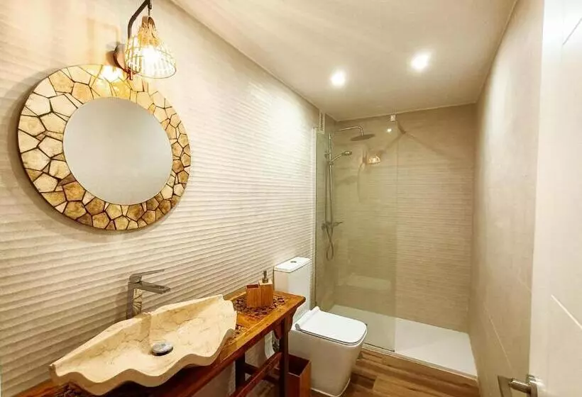 ペンション Chakra House Fuerteventura   Affordable Rooms In A Cozy Guesthouse