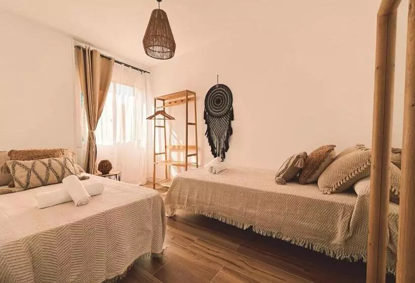 ペンション Chakra House Fuerteventura   Affordable Rooms In A Cozy Guesthouse