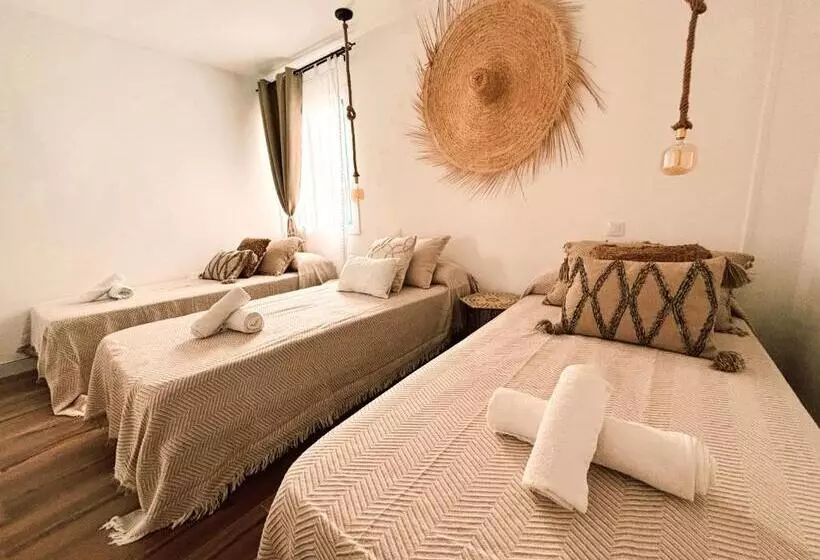 ペンション Chakra House Fuerteventura   Affordable Rooms In A Cozy Guesthouse